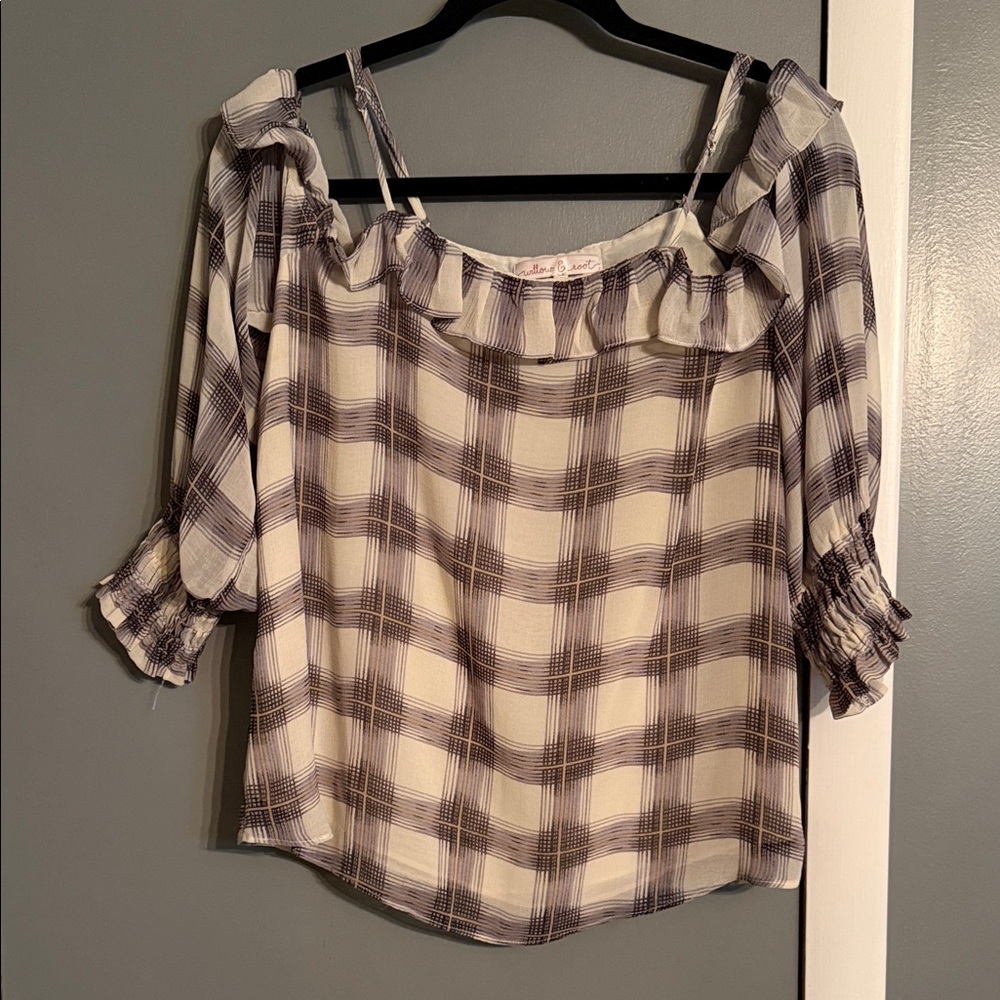Women’s Buckle Willow & root cold shoulder top